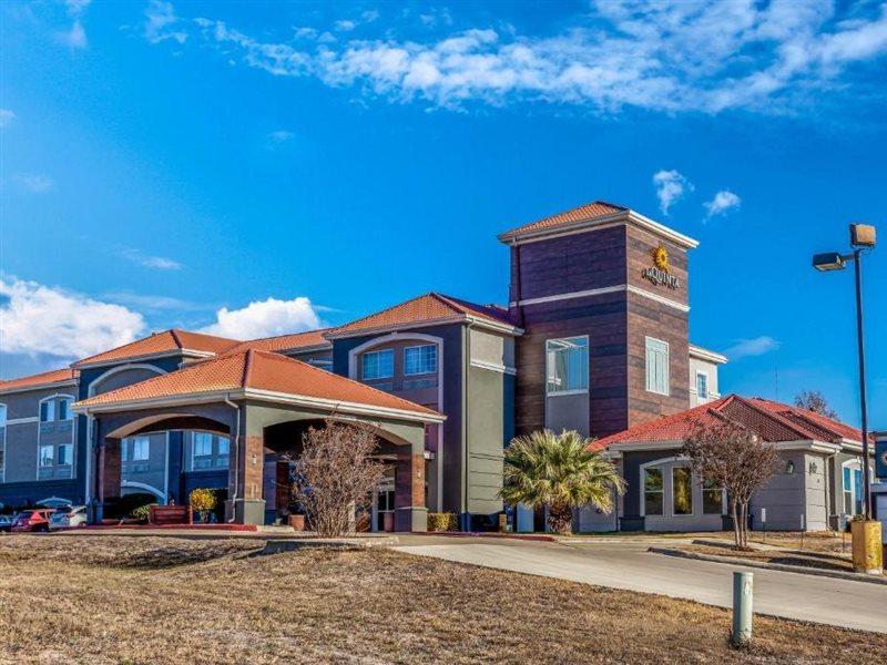 La Quinta By Wyndham Hotel