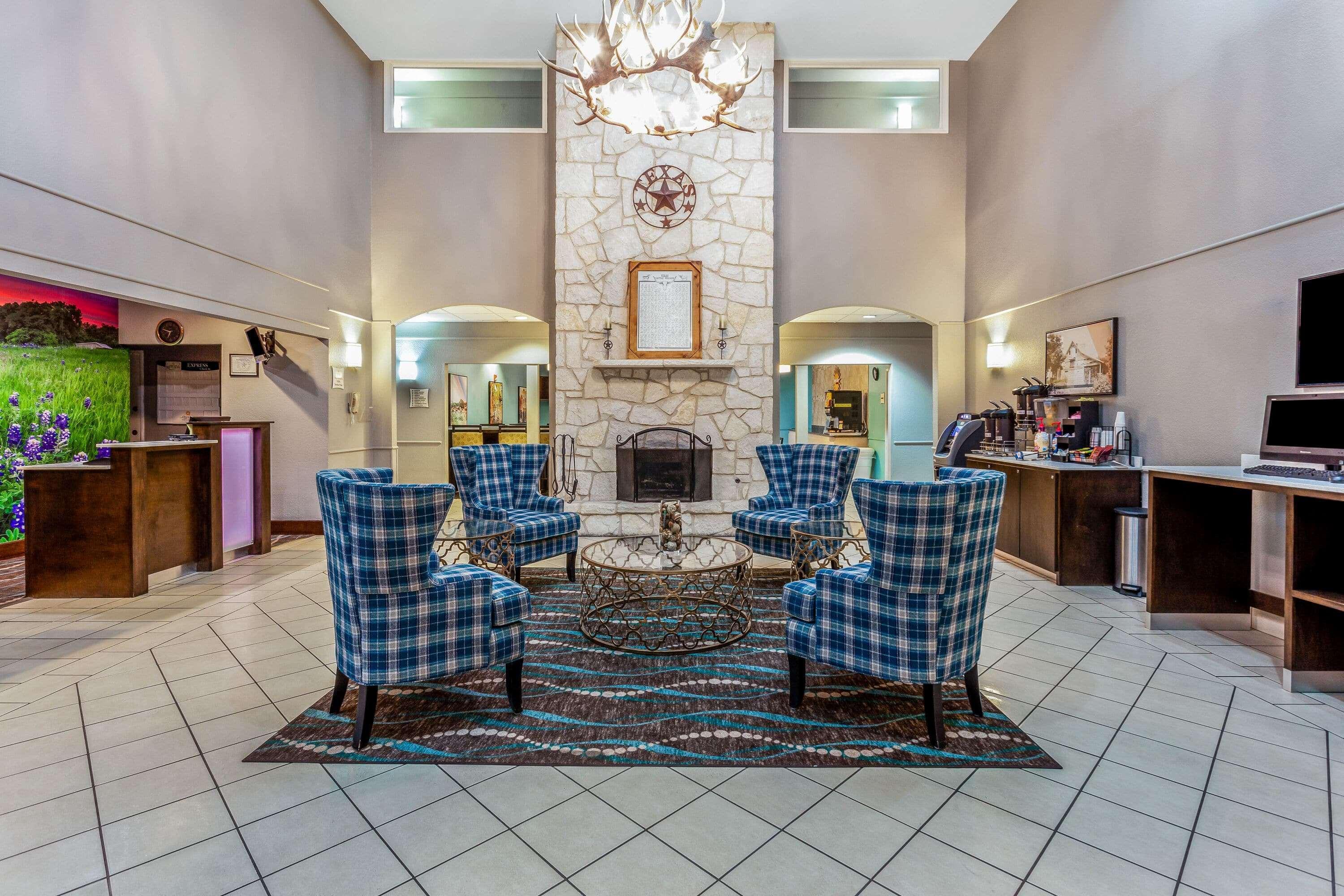 La Quinta By Wyndham Hotel